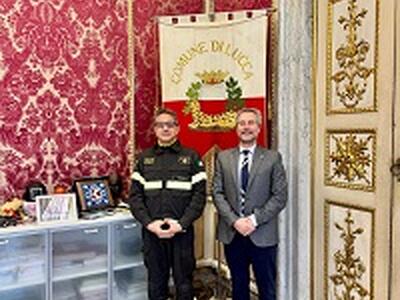 Il sindaco di Lucca riceve il nuovo comandante dei Vigili del Fuoco
